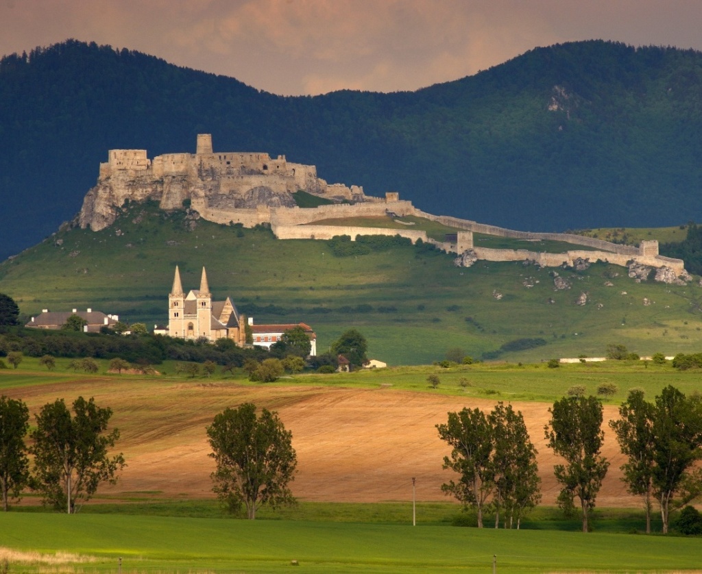 S batohom pod Spišský hrad